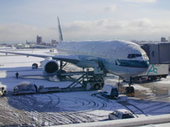 雪の名古屋国際空港