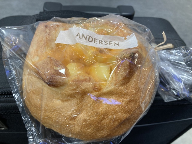 アンデルセンのチーズパン